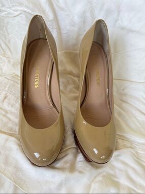 Pour La Victoire Beige Patent Round-Toe Platform Pumps